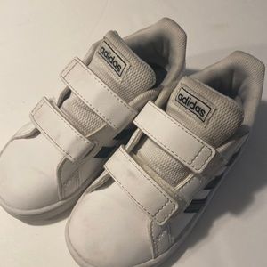 Adidas grand court black and white toddler shoes size 8.5